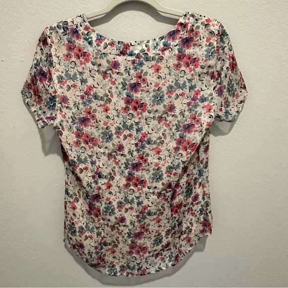 Coldwater creek floral silk short sleeve button detail blouse small - Picture 5 of 8
